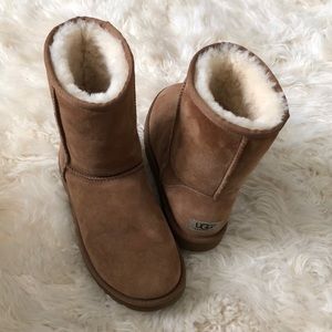 Ugg classic short boots